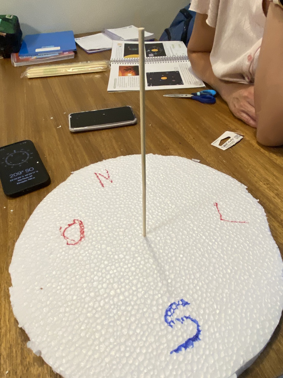 Bote o palito no isopor