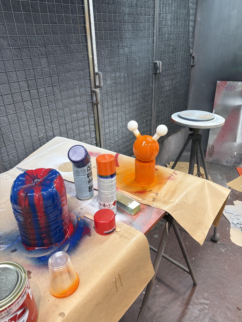 Pintura:
Utilizados spays e tintas para esse processo