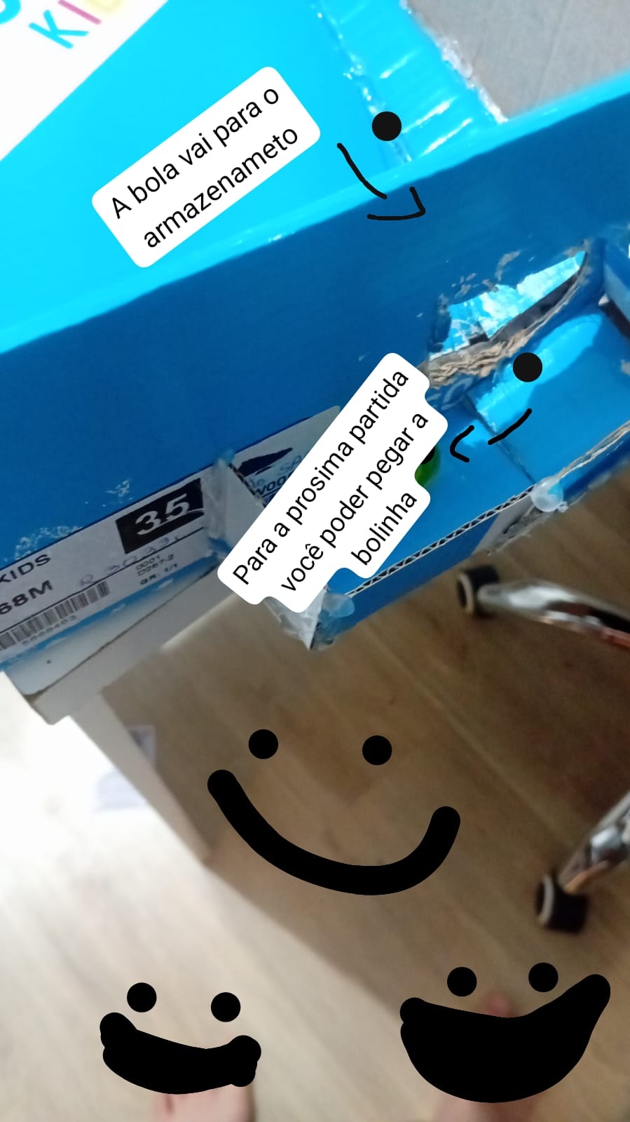 agora a caixa de armazenamento, pegue a tampa e recorte ela para fazer alguns pedaços e depois cole elas mais ou menos como estar a foto