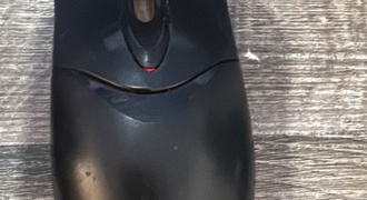 Mouse sem fio, com bateria.