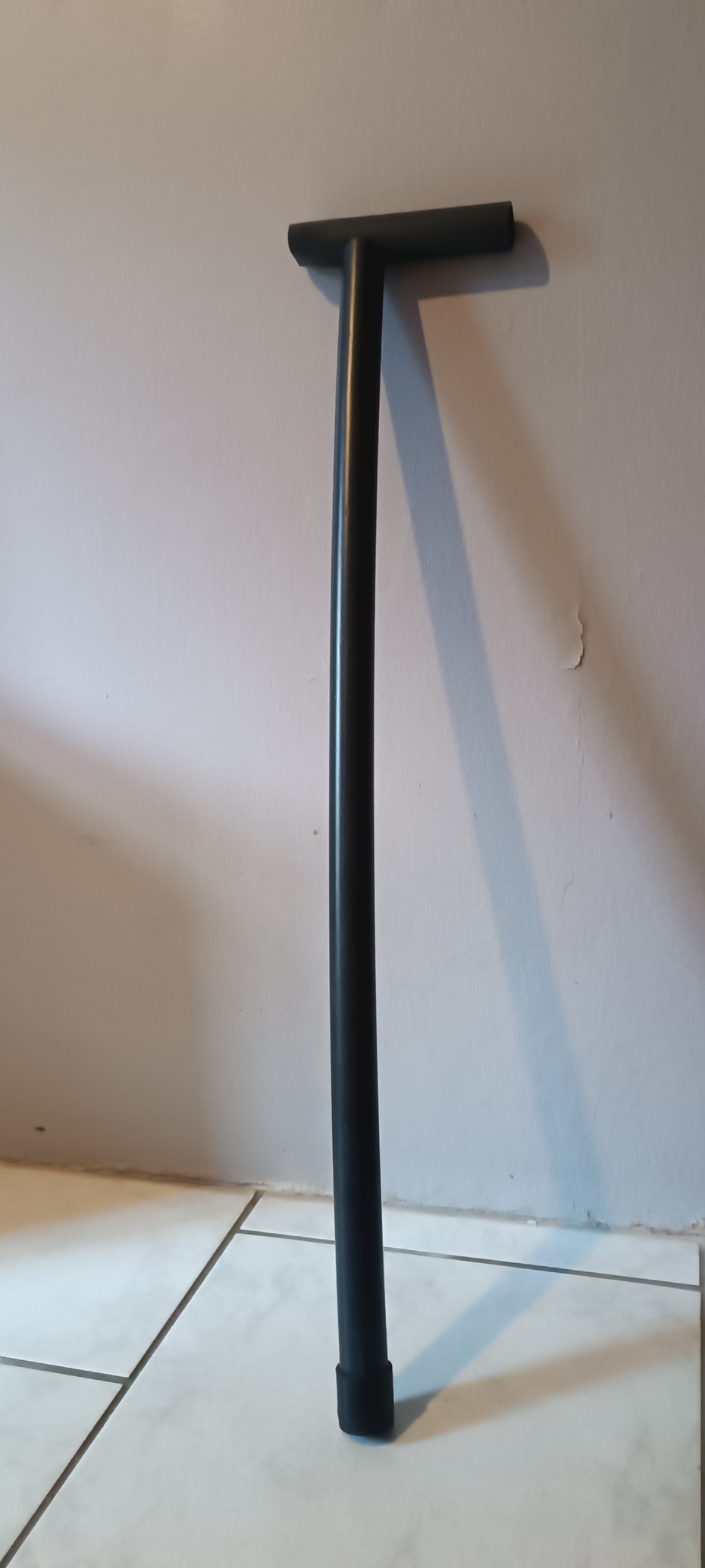 Faça o acabamento que achar melhor, seja com lixa ou pintando.