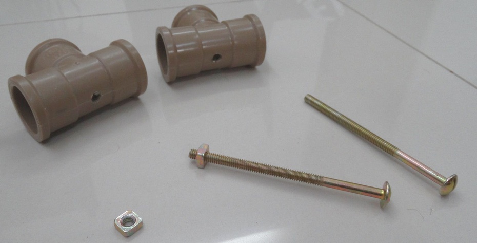 Imagem dos trucks com os parafusos grandes.