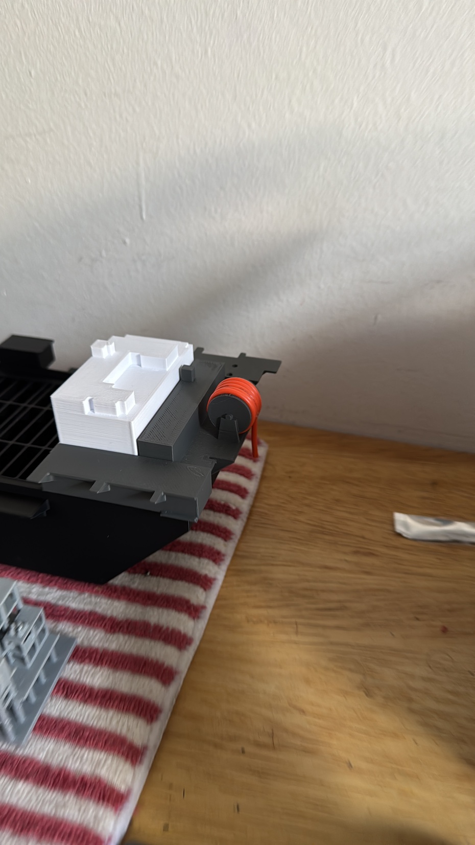 Colar fio de silicone nos carreteis de proa e popa