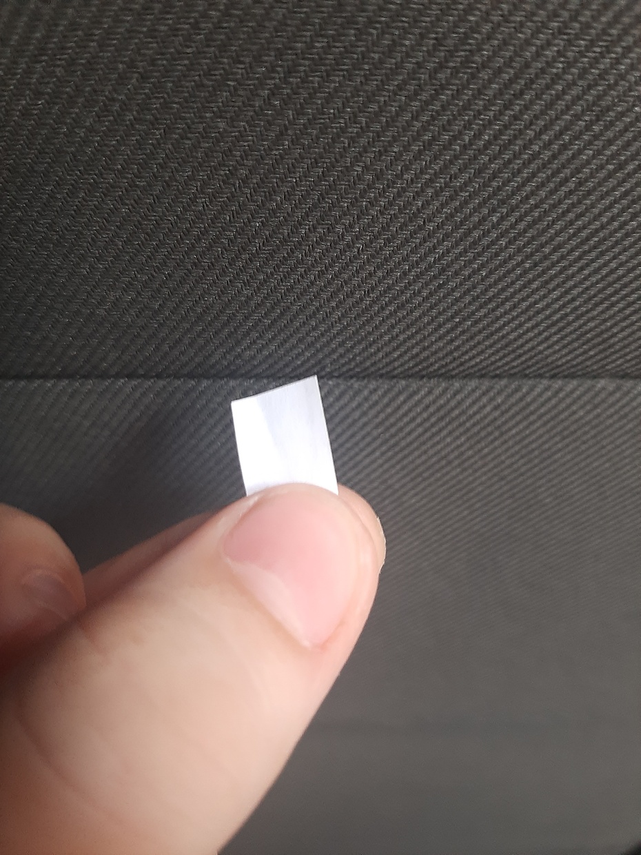 Apenas cole o papel encima do erro na escrita. Reescreva; vai ficar mais ou menos isso: